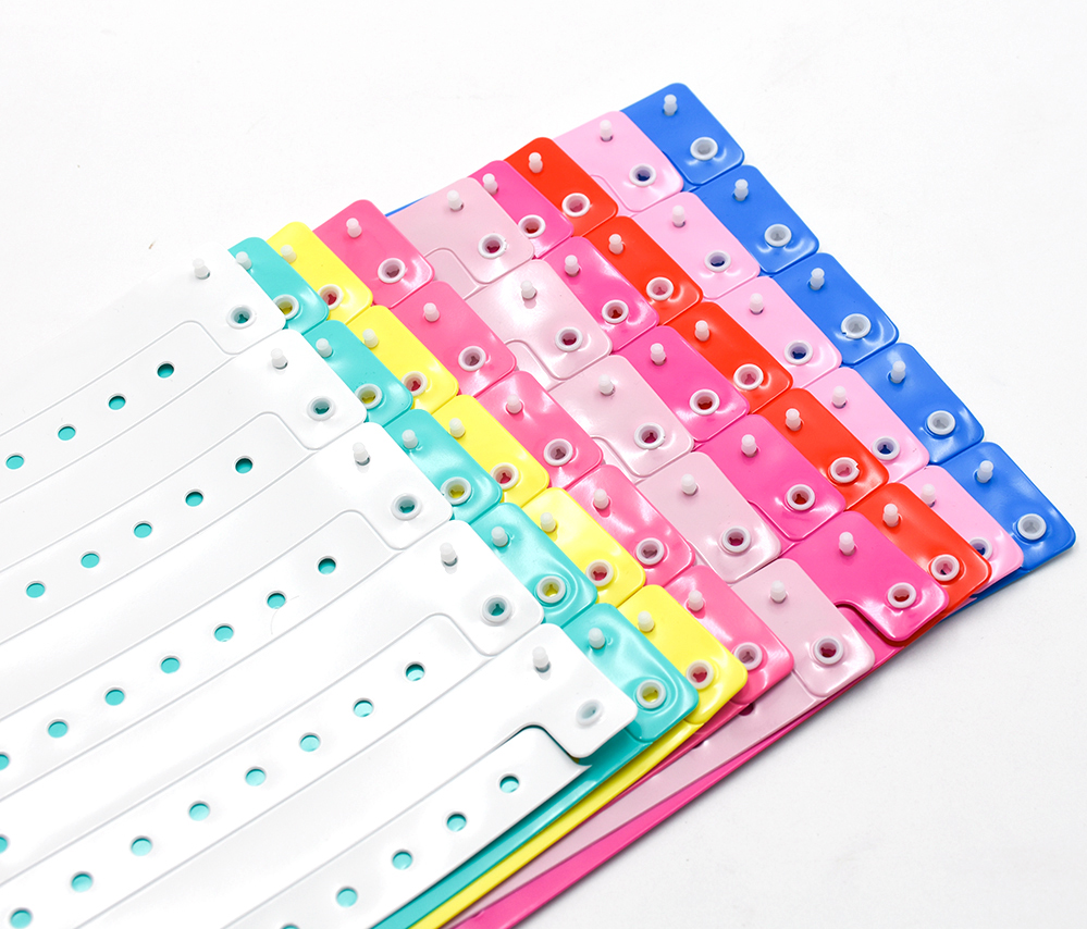 plastic-clip-plain